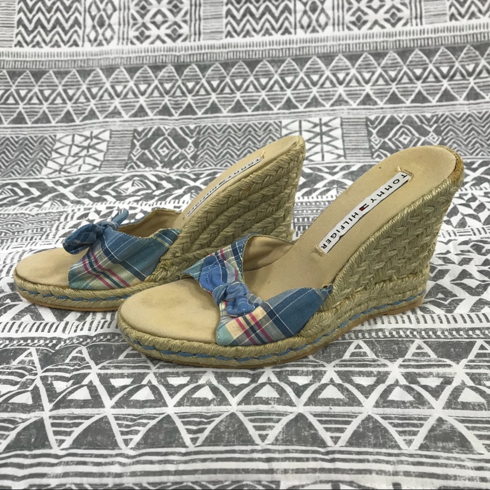 Tommy Hilfiger Wedge Sandel Size 7.5